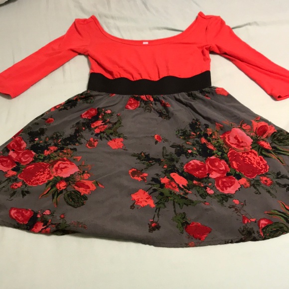 Shirt dress - Picture 2 of 3